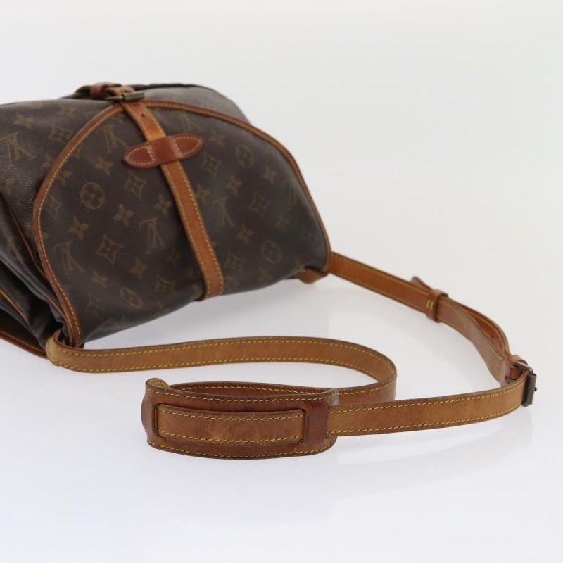LOUIS VUITTON Saumur Shoulder Bag - Image 4