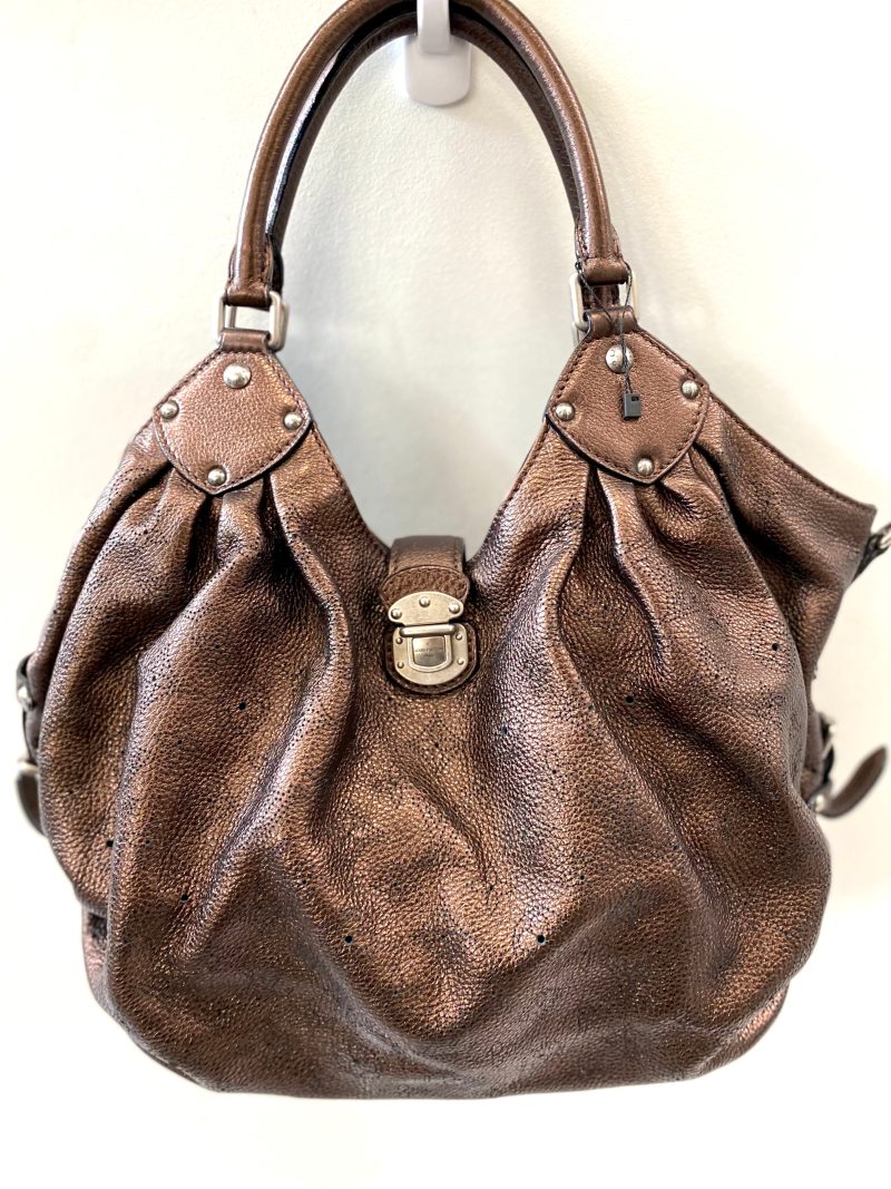 LOUIS VUITTON MONOGRAM MAHINA SHOULDER BAG - Image 3