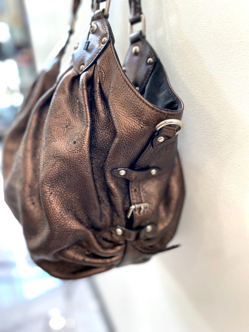 LOUIS VUITTON MONOGRAM MAHINA SHOULDER BAG - Image 4