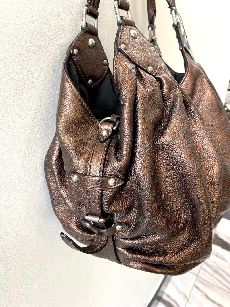 LOUIS VUITTON MONOGRAM MAHINA SHOULDER BAG - Image 5