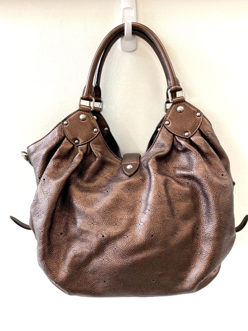 LOUIS VUITTON MONOGRAM MAHINA SHOULDER BAG - Image 8